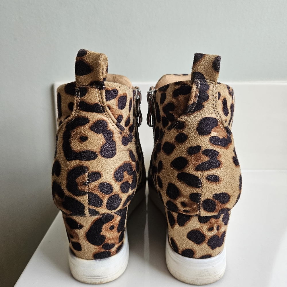 Shoes - Picture 5 of 5